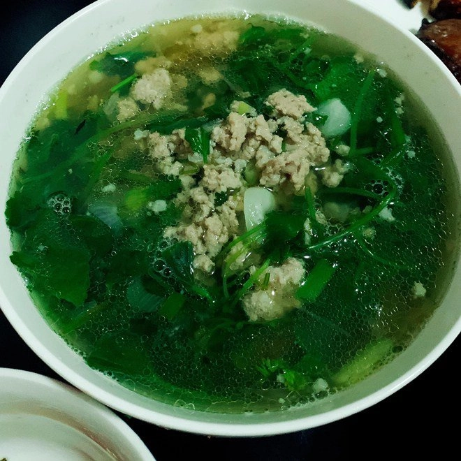 Nữ ca sĩ nóng bỏng lấy chồng xong bỗng biết nấu ăn mẹ cô lại lo cho con rể vì - 11