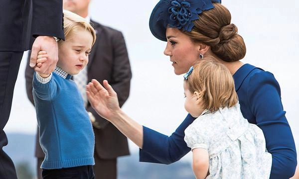 Nữ hoàng elizabeth và cháu dâu kate nuôi dạy con vô cùng khác biệt nhưng ai cũng phải kính nể - 5