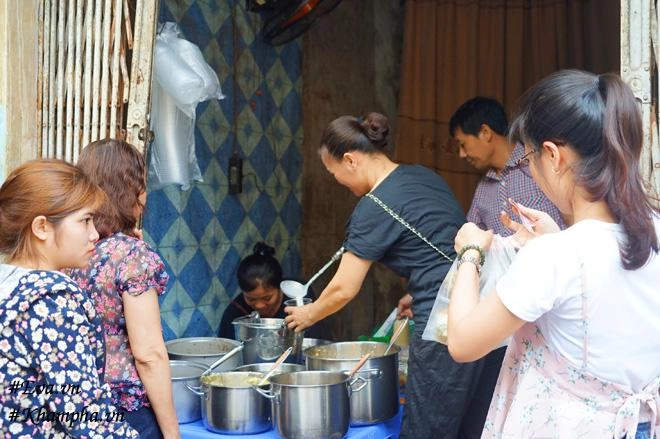 Quán chè đồng giá 10k vừa ngon vừa rẻ ở đoàn thị điểm 4 tiếng hết bay hàng - 1