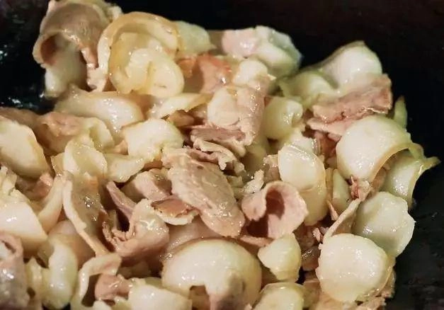 Rang thịt lợn đừng cho ngay trực tiếp vào chảo thêm bước này thịt tuyệt ngon lại không ngấy - 1