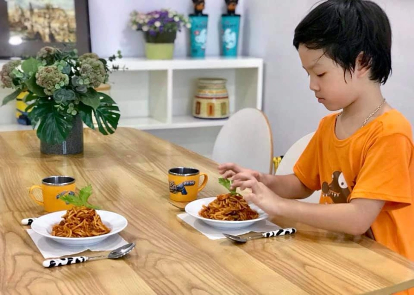 Sao việt trầm trồ vì con trai đan lê nấu ăn như nhà hàng nhưng cái kết đến tội nghiệp - 3