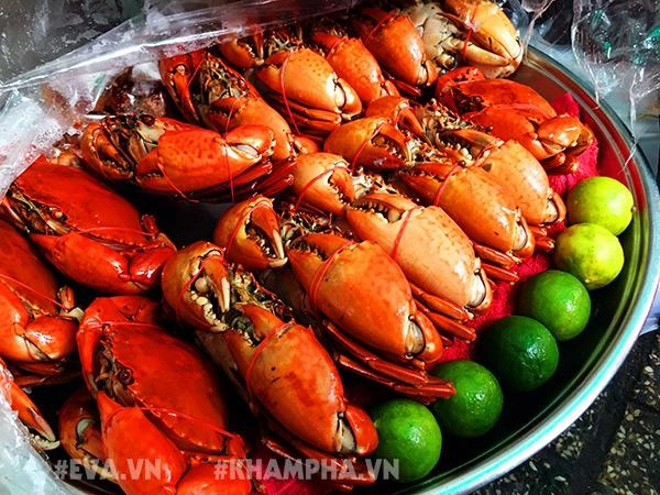Sau 8 tháng gây sốt mâm cua dì ba lên báo ngoại ngạc nhiên với bình luận của dân mạng - 1