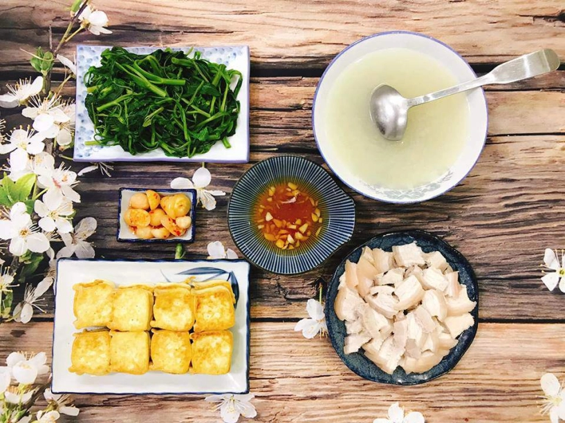 Tết xong mà nhìn thấy mâm cơm của 8x xinh đẹp này ai cũng thèm nhìn đã muốn nếm - 2