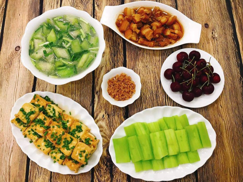 Tết xong mà nhìn thấy mâm cơm của 8x xinh đẹp này ai cũng thèm nhìn đã muốn nếm - 3