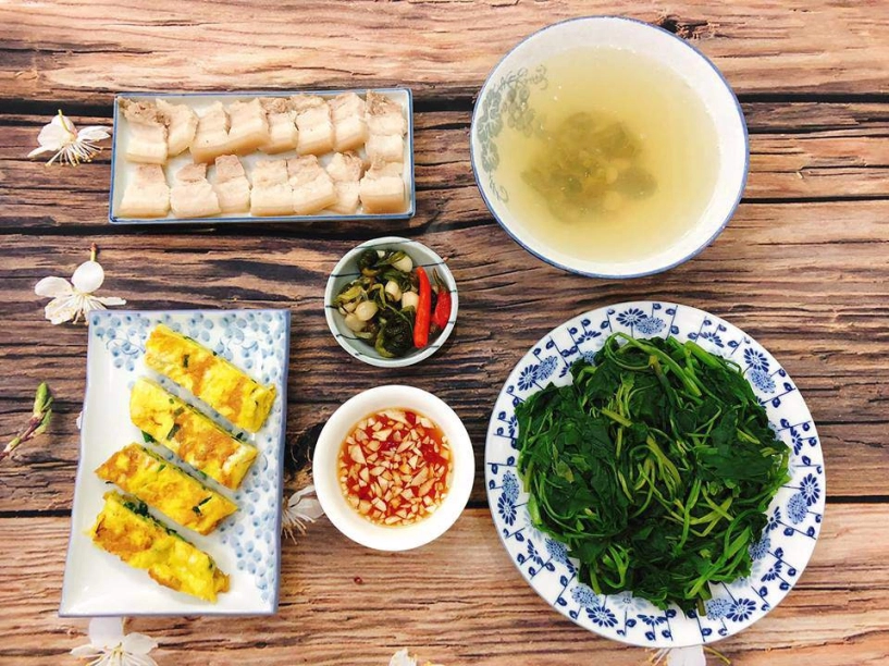 Tết xong mà nhìn thấy mâm cơm của 8x xinh đẹp này ai cũng thèm nhìn đã muốn nếm - 4