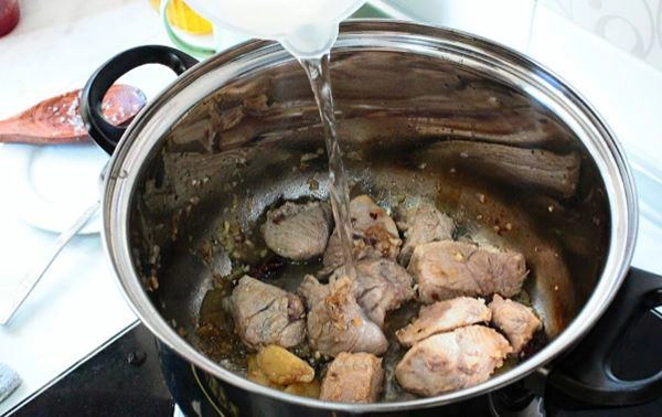 Thịt kho củ cải ngon đậm đà với cách làm đơn giản - 7