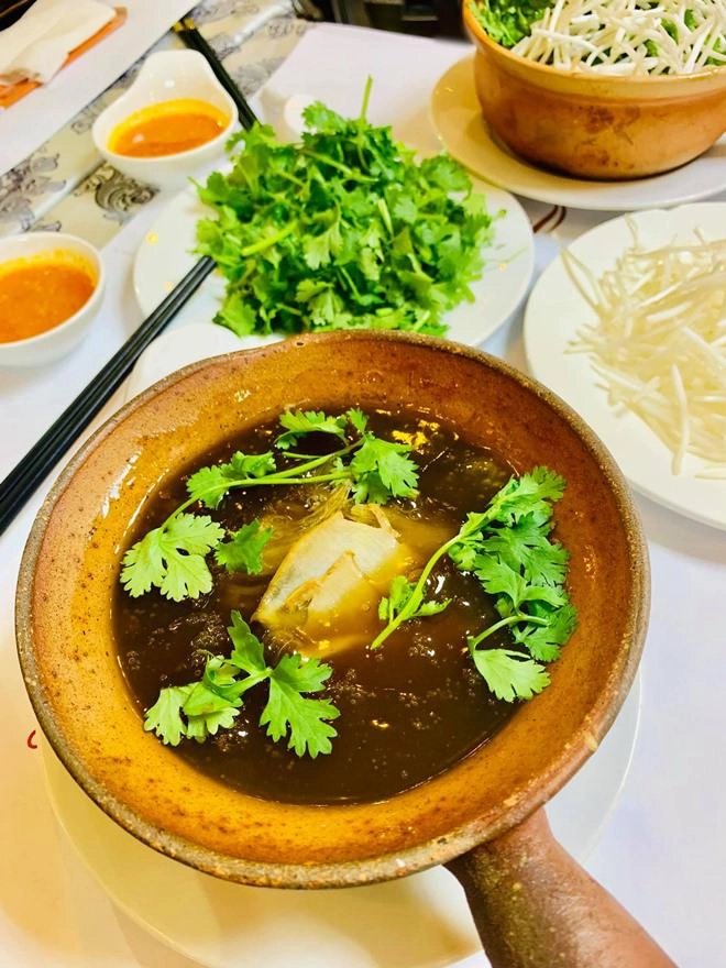 Thúy nga đi ăn món sang chảnh hết gần 4 triệu đồng dân mạng bóc điểm bất thường - 2