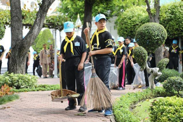 Tiểu hoàng tử thái lan sống vương giả ai gặp cũng quỳ lạy nhưng cả đời không được gặp mẹ - 9