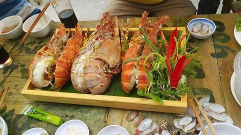 Tôm hùm mỹ bay nửa vòng trái đất về việt nam được bán rẻ như gà vịt - 4