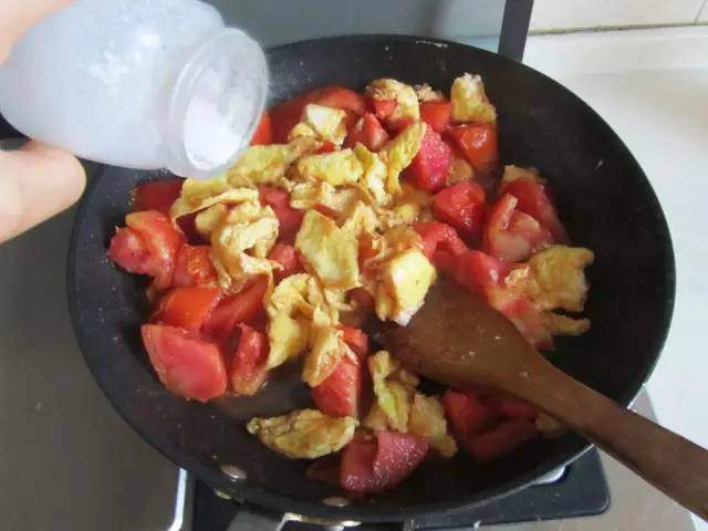 Trứng chưng cà chua cho trứng hay cà chua trước hàng triệu người ngã ngửa vì mình nấu sai cách - 4