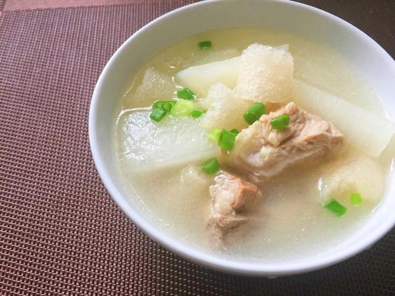 Trước khi hầm chỉ cần ngâm xương trong nước này đảm bảo sườn ngon không mất chất - 2