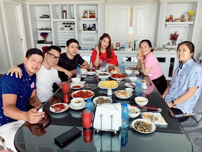 Trương ngọc ánh khoe cơm ngon liền bị thắc mắc danh tính người nấu vì một câu nói - 12