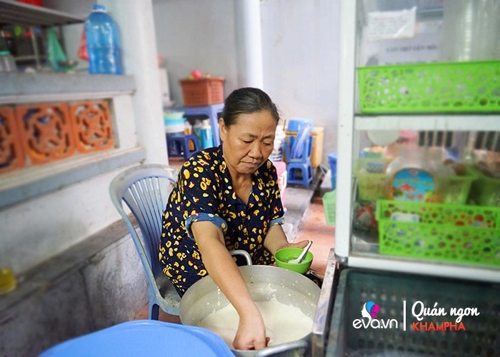 U chiến bán tào phớ ngủ quên cả bán hàng để khách tự phục vụ trả tiền chẳng cần đếm - 7