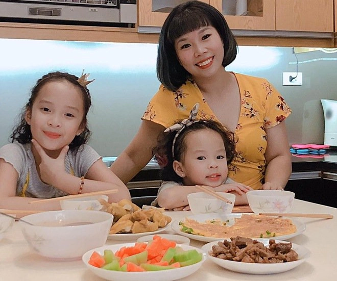 Vợ hồng đăng khoe bữa cơm gần 10 món nhưng nấu xong lại rưng rưng nước mắt - 6
