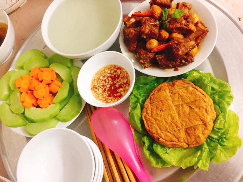 Vừa bầu lại nuôi con nhỏ vợ trẻ 9x suốt ngày nấu cơm tuyệt ngon vẫn sợ mình vô dụng - 11