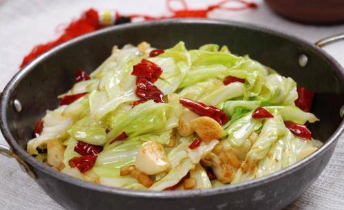 Xào bắp cải thêm một muỗng này vào rau giòn ngon như nhà hàng ai cũng kinh ngạc - 3