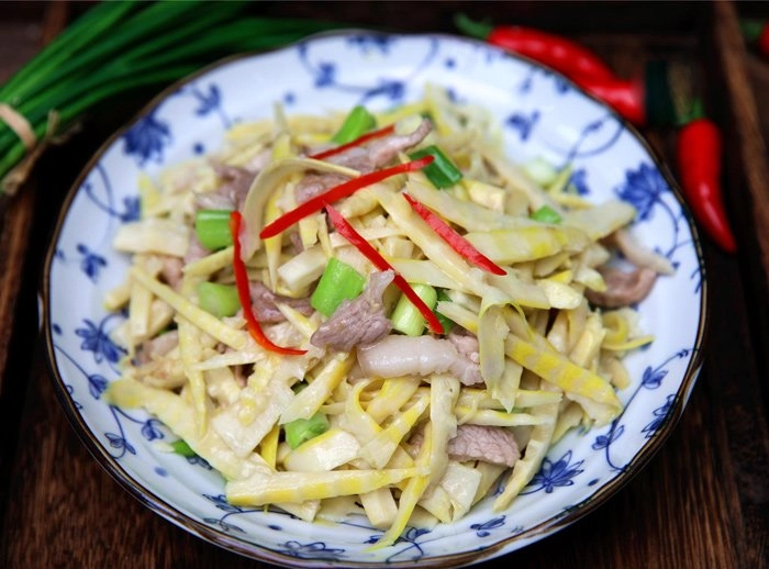 Xào măng không nên cho trực tiếp vào nồi thêm bước này măng luôn giòn ngon tốn cơm vô cùng - 6