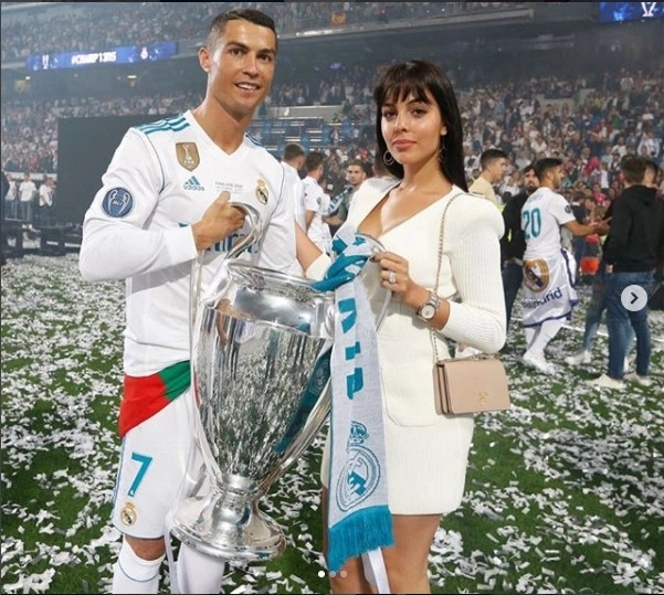 Bạn gái ronaldo bị đổ lỗi là kẻ mang lại xui xẻo cho bạn trai - 3