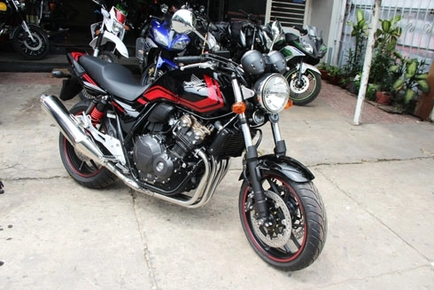 Cập nhật giá bán xe moto phân khối lớn của honda tháng 22017 - 2
