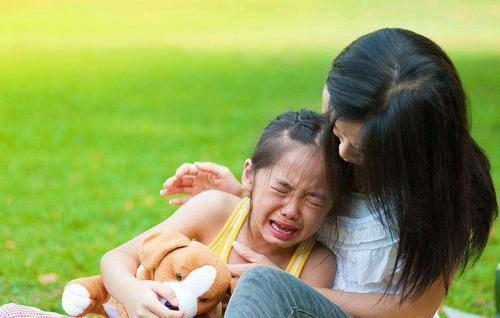 Con ăn vạ gào khóc bố mẹ tuyệt đối đừng bỏ đi áp dụng ngay chiêu 4 không này - 4