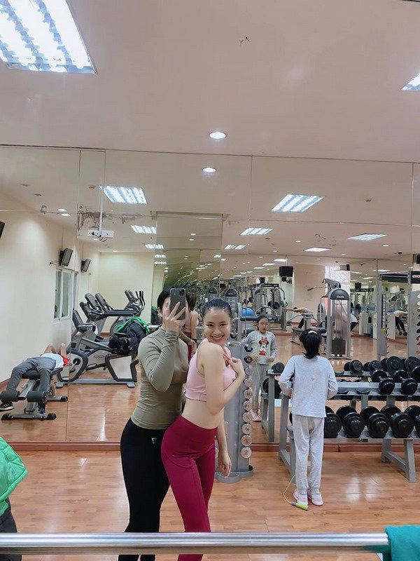 Hồng diễm khoe ảnh tại phòng gym vô tình chia sẻ bí quyết giữ dáng - 3