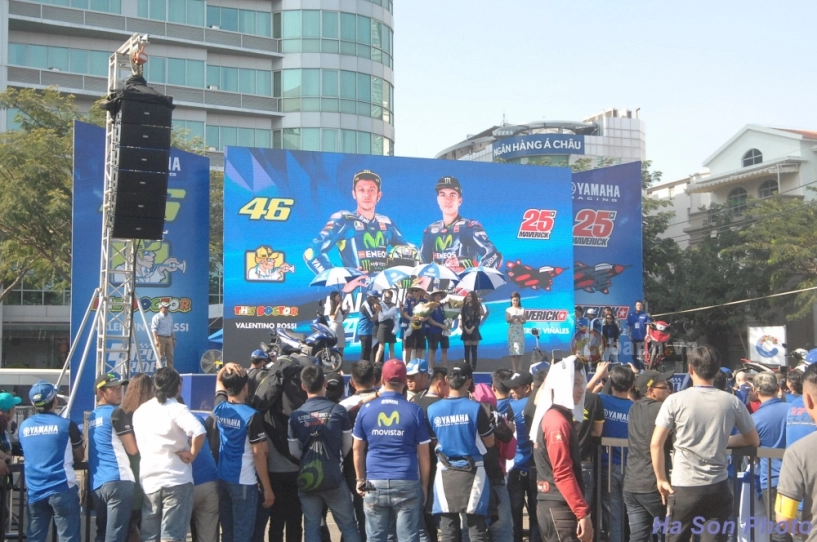 Khán giả việt đã có cơ hội giao lưu với hai tay đua của đội đua movistar yamaha motogp 2017 - 22