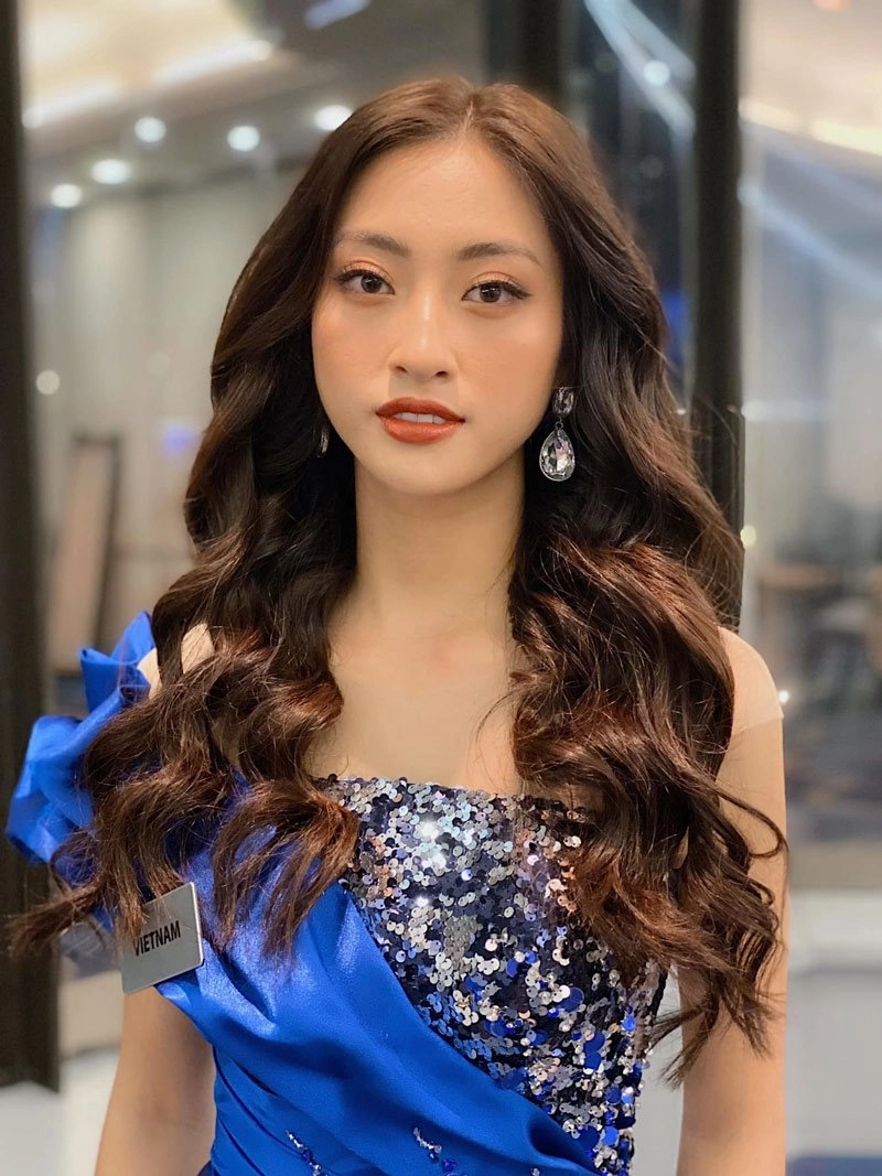 Miss world lương thuỳ linh makeup sương sương đi ăn với đôi mắt loang màu xuất sắc - 4