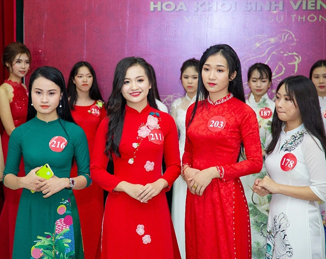 Muốn có được tấm vé vào vòng bán kết cuộc thi hoa khôi sinh viên việt nam 2018 các thí sinh ngoài nỗ lực còn cần có may mắn - 1