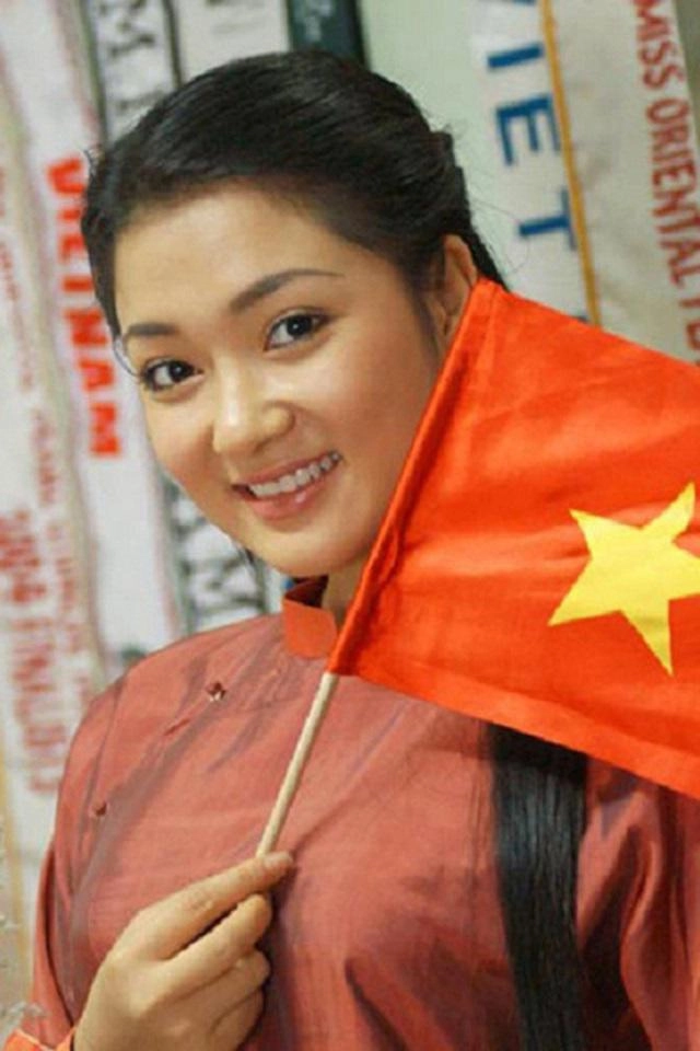 Những hoa hậu kín tiếng nhất vbiz bỏ xa hào quang dù nhan sắc chẳng tầm thường - 14