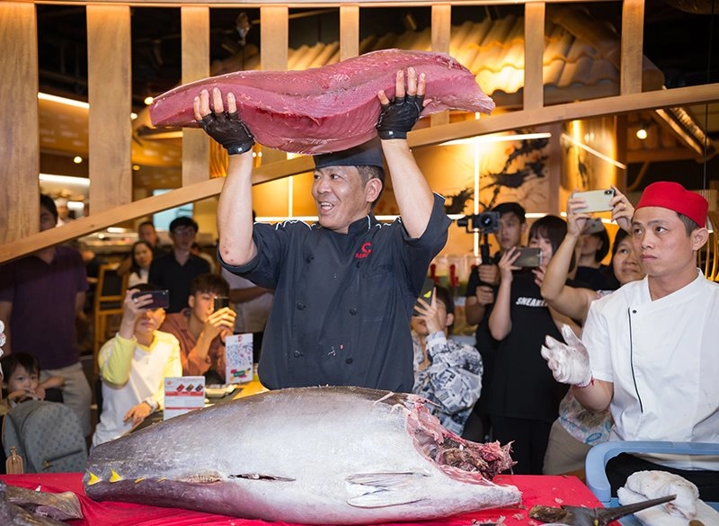 Thanh thuý dù bầu bí vẫn đi dự sự kiện sashimi kei - cá tươi lan tỏa nụ cười - 4