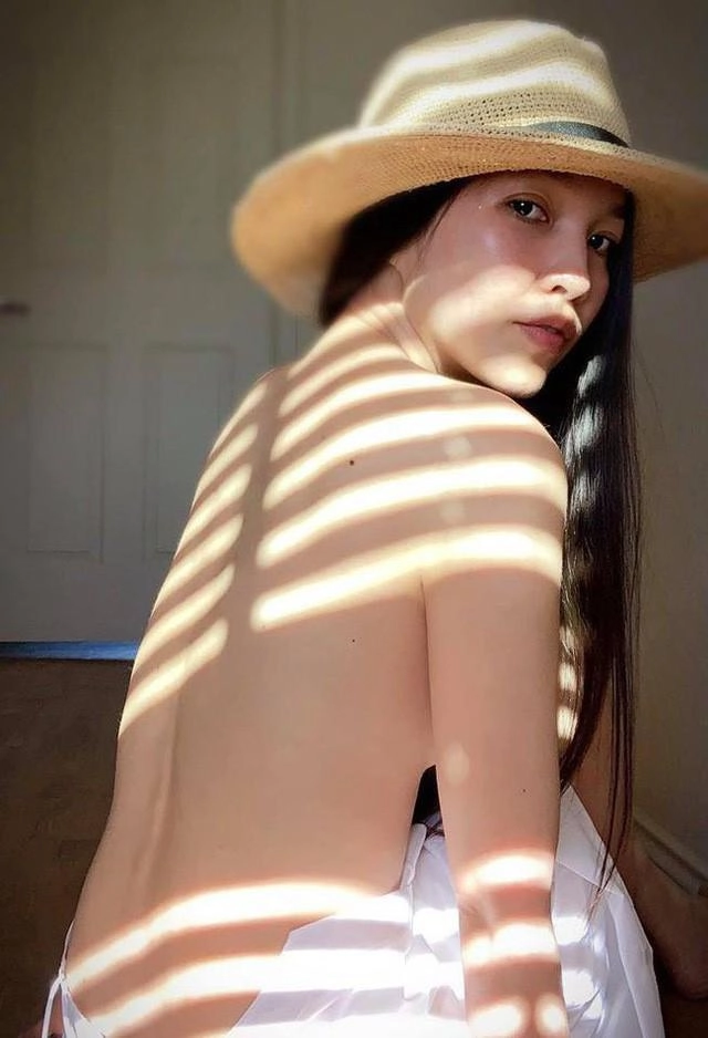 18 năm làm mẹ đơn thân nữ ca sĩ này vẫn tươi trẻ khoe ảnh nude gây sốt dân mạng - 3