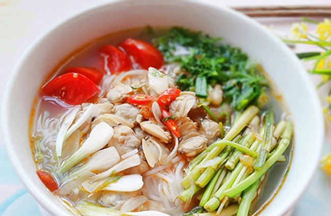 4 món bún ăn sáng tự làm tuyệt ngon khiến chồng chẳng muốn ra hàng - 2
