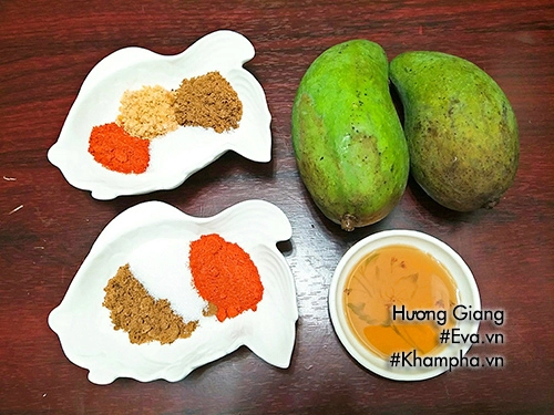 5 phút có ngay đĩa xoài lắc ngon chảy nước miếng - 1