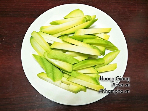 5 phút có ngay đĩa xoài lắc ngon chảy nước miếng - 4