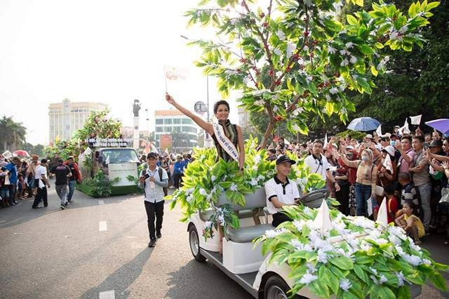 8 lần thi nhan sắc gian truân của người đẹp ê-đê đang hot vì bóng gió hhen niê giả tạo - 3