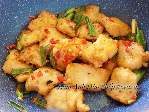 Ăn cơm thỏa thích với cá chiên mặn ngọt lạ miệng mà ngon - 5