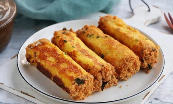 Bánh mì ăn vừa khô vừa nhạt nhẽo mẹ đem vào chảo chiên 5 phút sau kết quả bất ngờ - 10