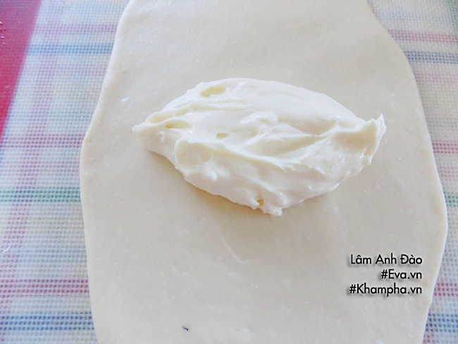 Bánh mì phô mai chảy món ăn siêu hot hóa ra chỉ làm như thế này - 8
