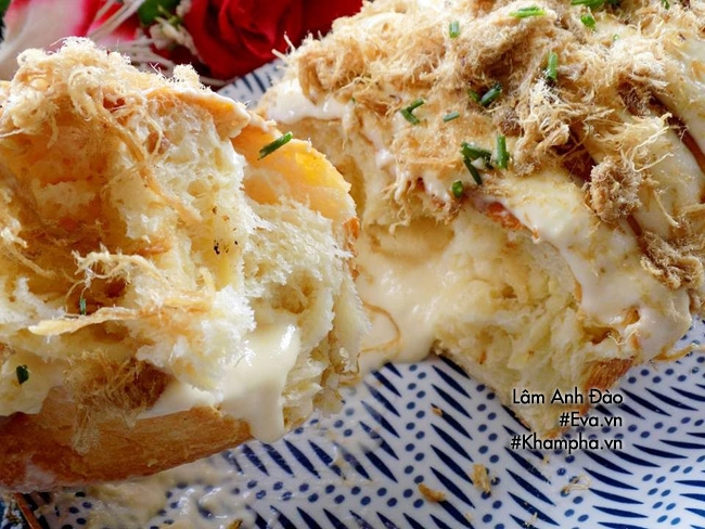 Bánh mì phô mai chảy món ăn siêu hot hóa ra chỉ làm như thế này - 13