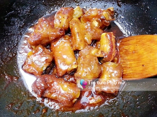 Bật mí 2 cách làm sườn xào chua ngọt đúng chuẩn màu đẹp thịt mềm tốn cơm vô cùng - 6