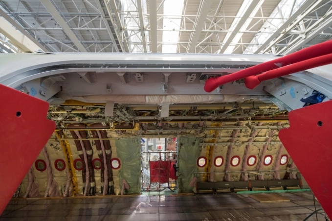 Bên trong xưởng lắp ráp khổng lồ của airbus rộng 185 mẫu đủ sức chứa cùng lúc 8 máy bay a380 - 10