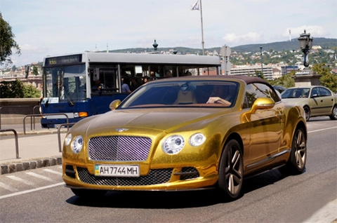  bentley continental gtc mạ vàng ở budapest - 1