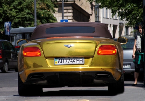  bentley continental gtc mạ vàng ở budapest - 6