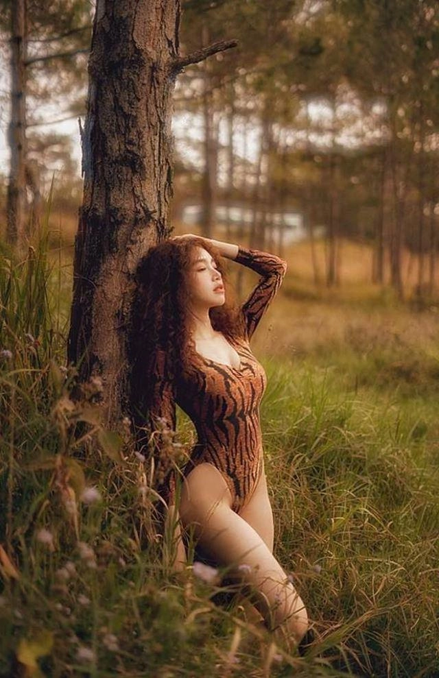 Bị chê photoshop eo quá đà elly trần tung clip khoe body nóng bỏng như tạc tượng - 6