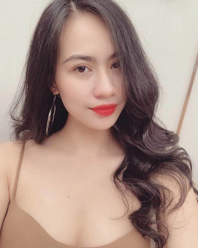 Bị đồn là người yêu mới của quang hải cô gái gây chú ý vì mặt xinh dáng chuẩn mẫu - 2