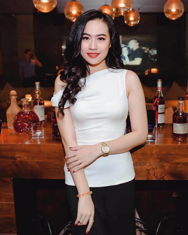 Bị đồn là người yêu mới của quang hải cô gái gây chú ý vì mặt xinh dáng chuẩn mẫu - 4