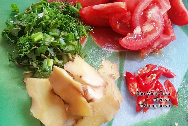 Bí quyết cho món cá trắm kho riềng thịt ba chỉ tốn cơm vô cùng - 3