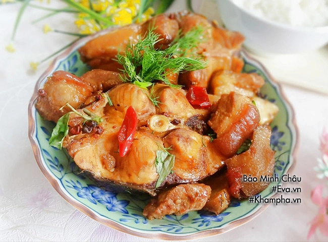 Bí quyết cho món cá trắm kho riềng thịt ba chỉ tốn cơm vô cùng - 7