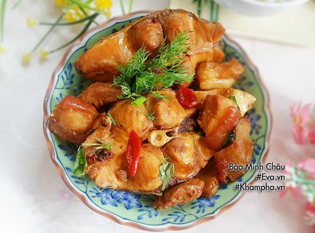 Bí quyết cho món cá trắm kho riềng thịt ba chỉ tốn cơm vô cùng - 8
