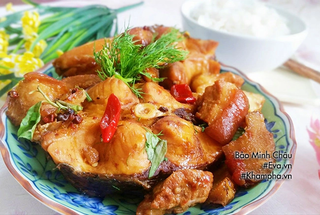 Bí quyết cho món cá trắm kho riềng thịt ba chỉ tốn cơm vô cùng - 9